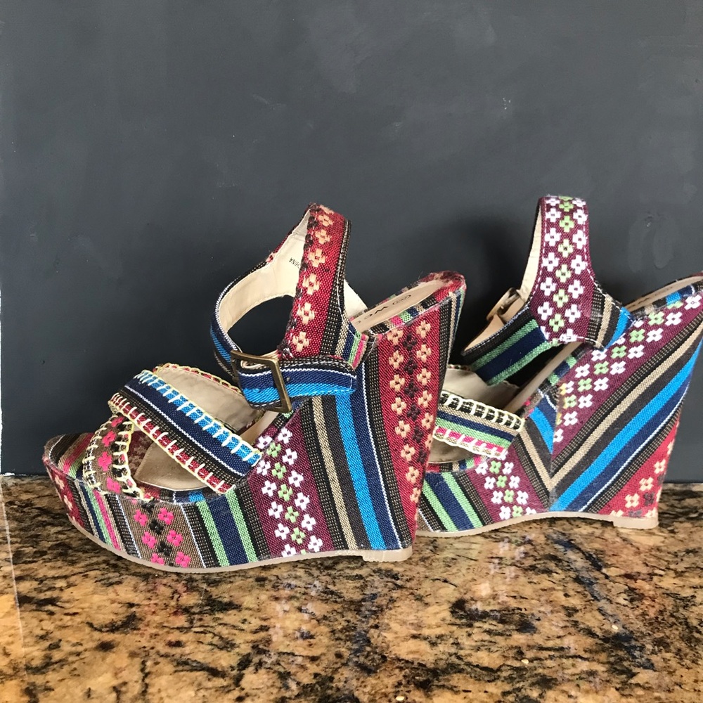 Wet Seal wedges
